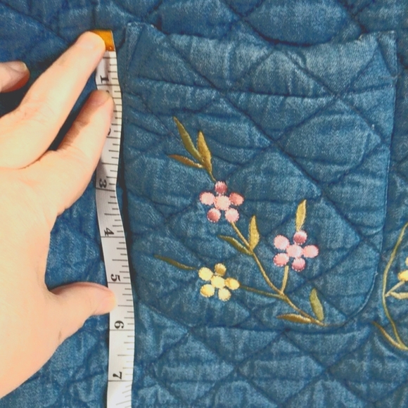 Vintage Tudor Court by Haband Quilted Jacket Embroidered Flowers Size Medium - Picture 10 of 16